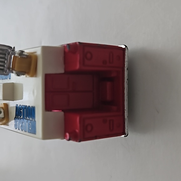 Matchbox Fire Resc⁸ue Unit - Picture 2 of 6